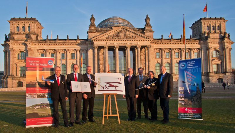 Presentation of the stamp "100 years of gliding"