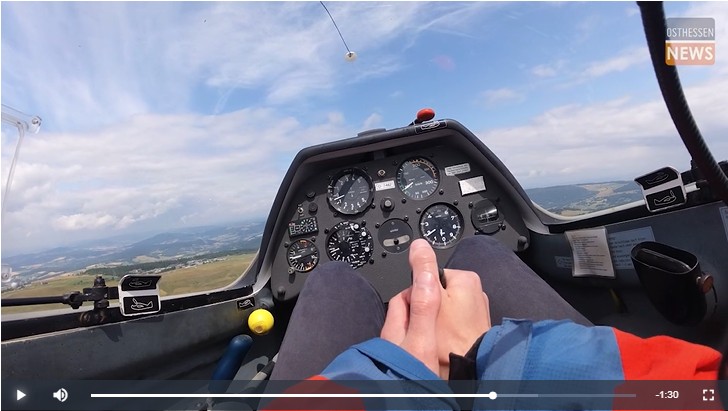 Quelle: https://osthessen-news.de/n11787398/selbsttest-auf-der-wasserkuppe-o-n-wagt-den-segelflug.html